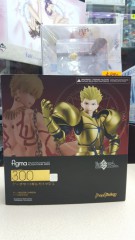 Figma 300 ( fgo 英雄王 金閃閃 )
